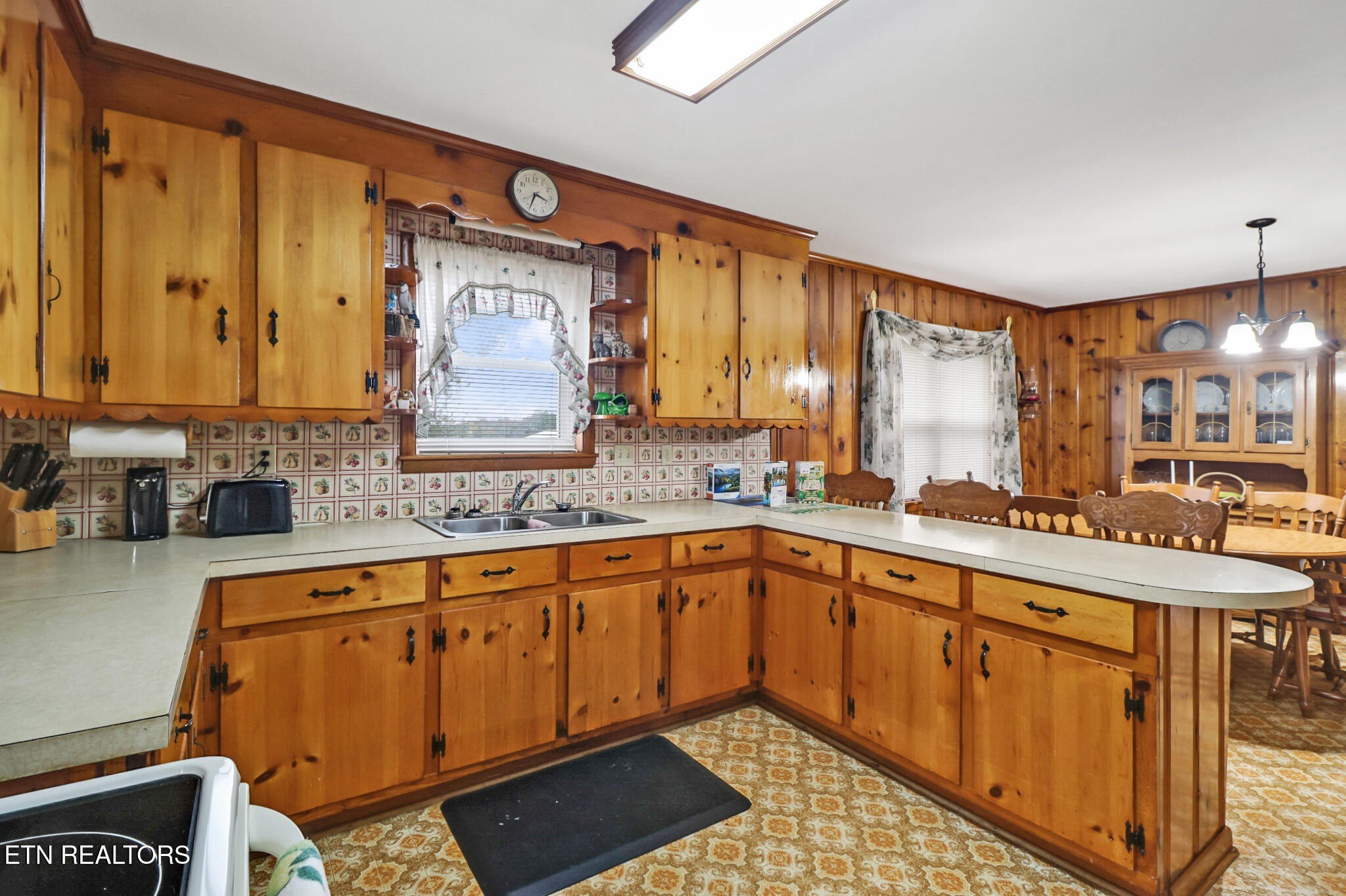 McMinnville, Tennessee, 37110, United States, 3 Bedrooms Bedrooms, ,1 BathroomBathrooms,Residential,For Sale,1976932