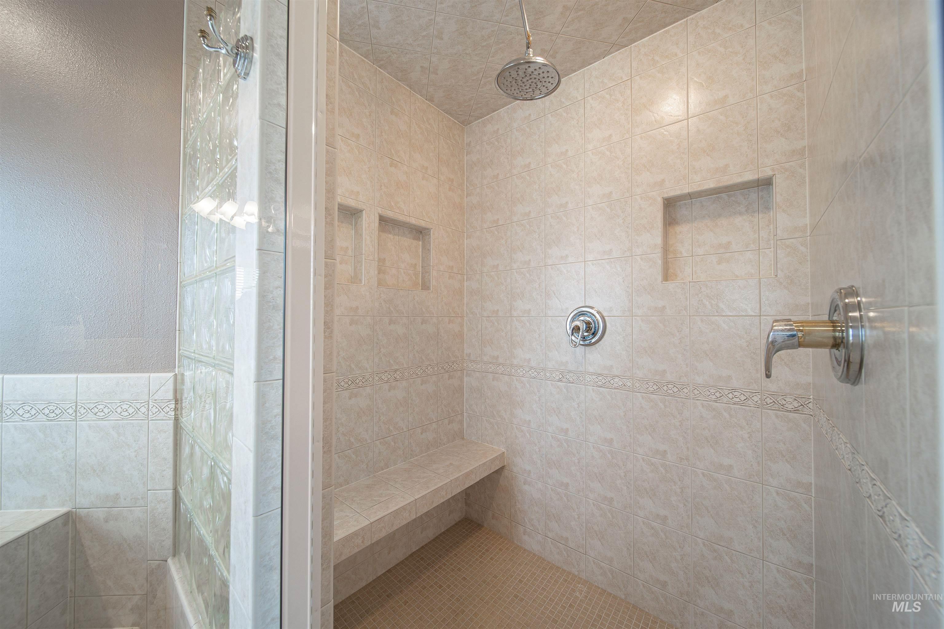 1993 & 1971 10th Ave, Clarkston, Washington, 99403, United States, 5 Bedrooms Bedrooms, ,Residential,For Sale,1993 & 1971 10th Ave,1616374