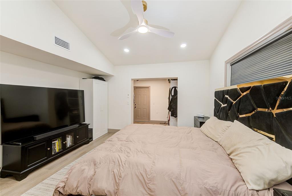 Largo, Florida, 33771, United States, 3 Bedrooms Bedrooms, ,2 BathroomsBathrooms,Residential,For Sale,1991349