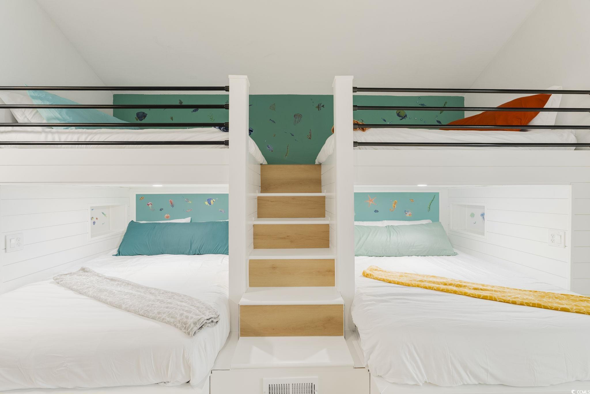 North Myrtle Beach, South Carolina, 29582, United States, 6 Bedrooms Bedrooms, ,4 BathroomsBathrooms,Residential,For Sale,1979698