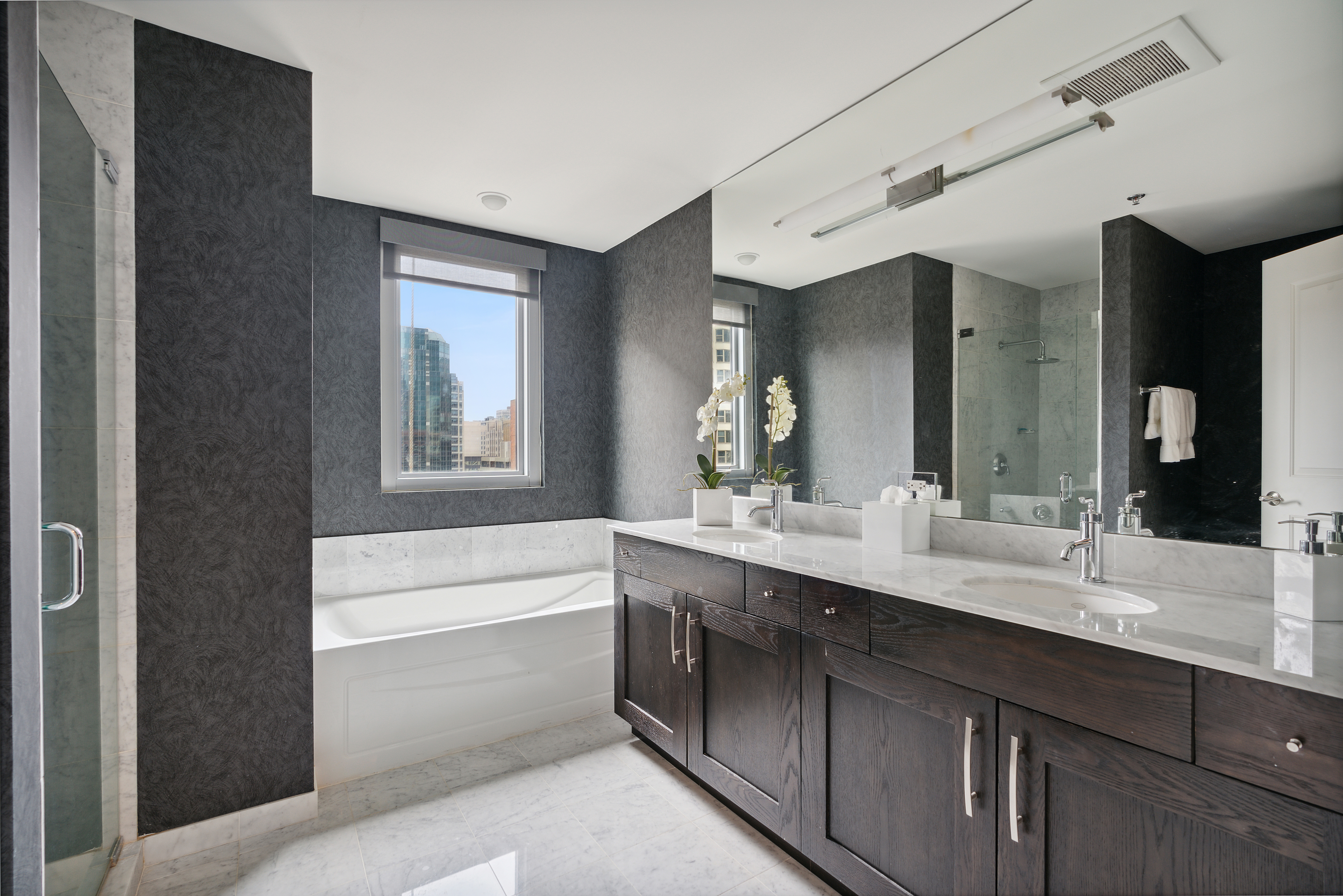  Welcome to the Mag Mile, A Fantastic Location and Steps From Everything - 物件實景