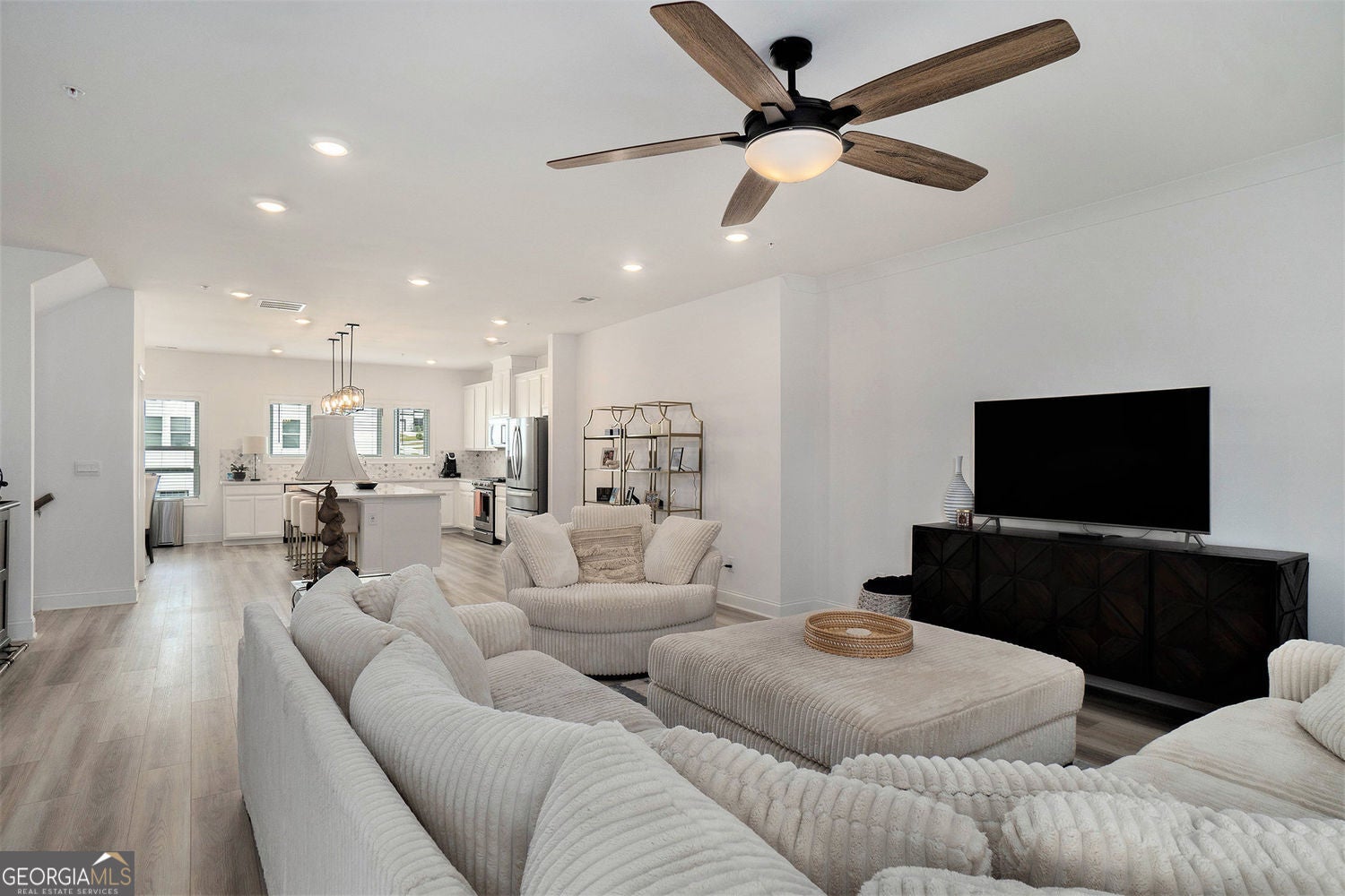 Smyrna, Georgia, 30126, United States, 4 Bedrooms Bedrooms, ,4 BathroomsBathrooms,Residential,For Sale,1959897