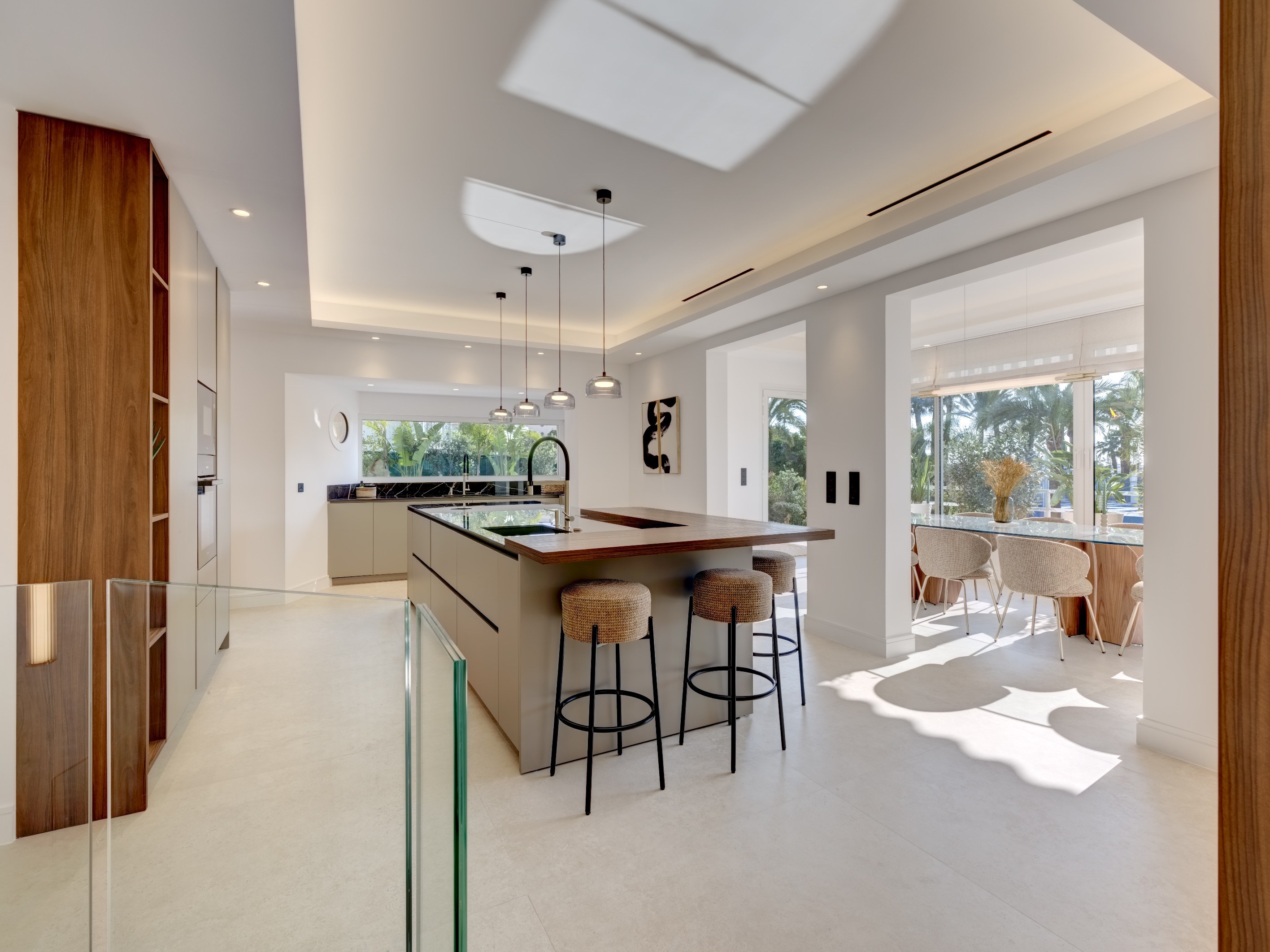  Cannes Croisette waterfront property with private garden and pool, rare duplex … - 物件實景