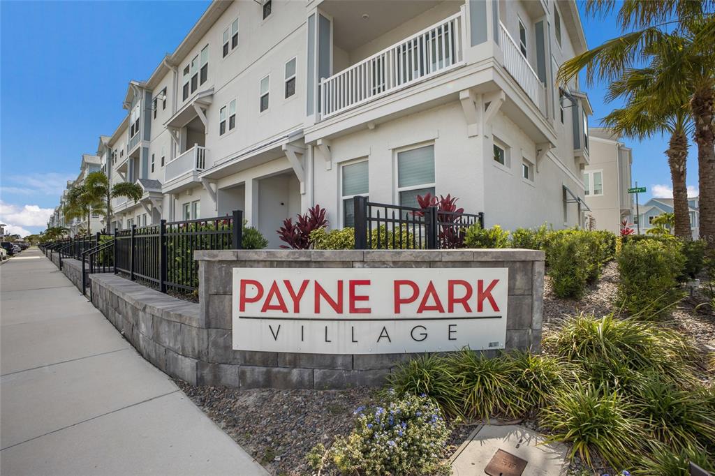 Sarasota, Florida, 34237, United States, 3 Bedrooms Bedrooms, ,4 BathroomsBathrooms,Residential,For Sale,1989213