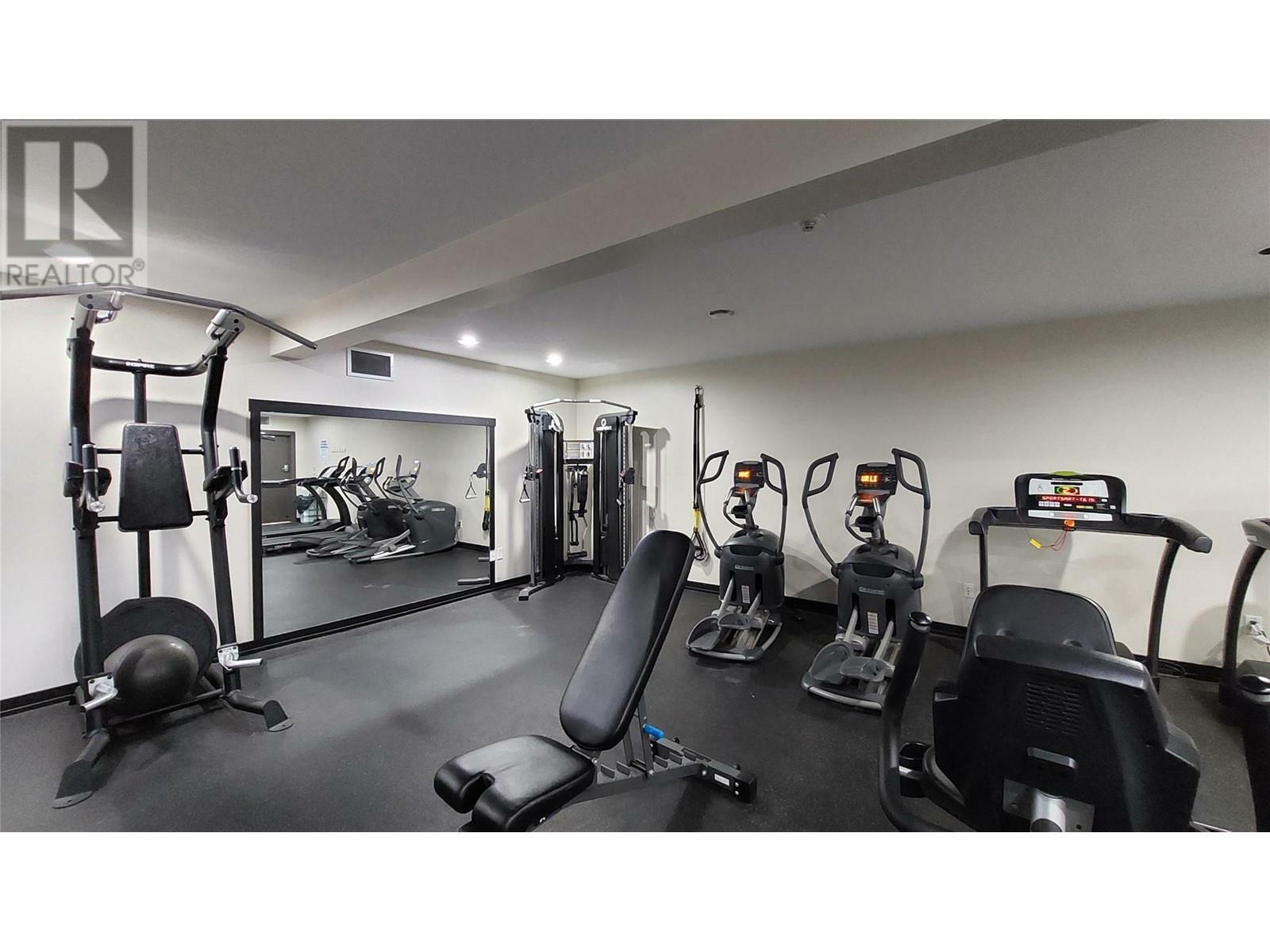 KELOWNA, British Columbia, V1Z 3R8, CA, 3 Bedrooms Bedrooms, ,3 BathroomsBathrooms,Residential,For Sale,1839050