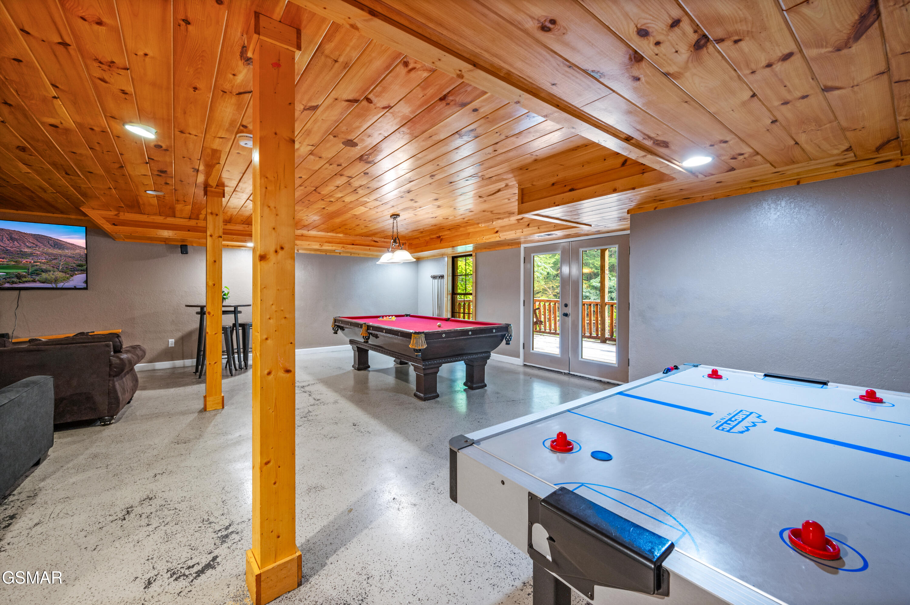 Sevierville, Tennessee, 37876, United States, 3 Bedrooms Bedrooms, ,5 BathroomsBathrooms,Residential,For Sale,1978747