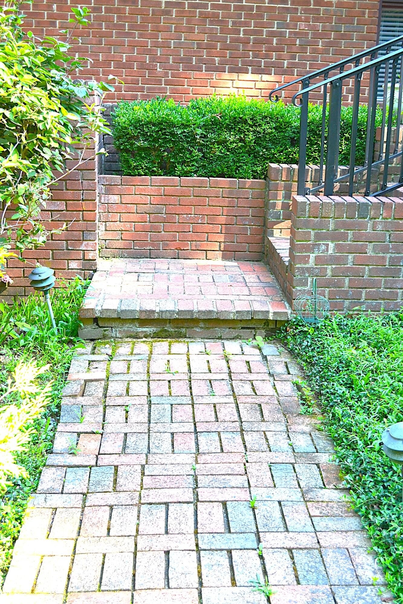 Lewisburg, West Virginia, 24901, United States, 6 Bedrooms Bedrooms, ,3 BathroomsBathrooms,Residential,For Sale,1940620