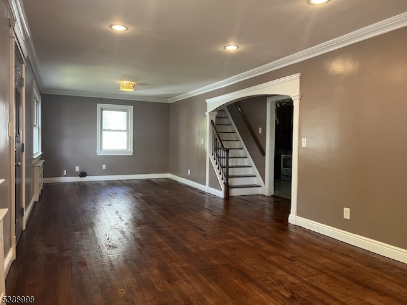 Teaneck Twp., New Jersey, 07666, United States, 3 Bedrooms Bedrooms, ,3 BathroomsBathrooms,Residential,For Sale,1996868