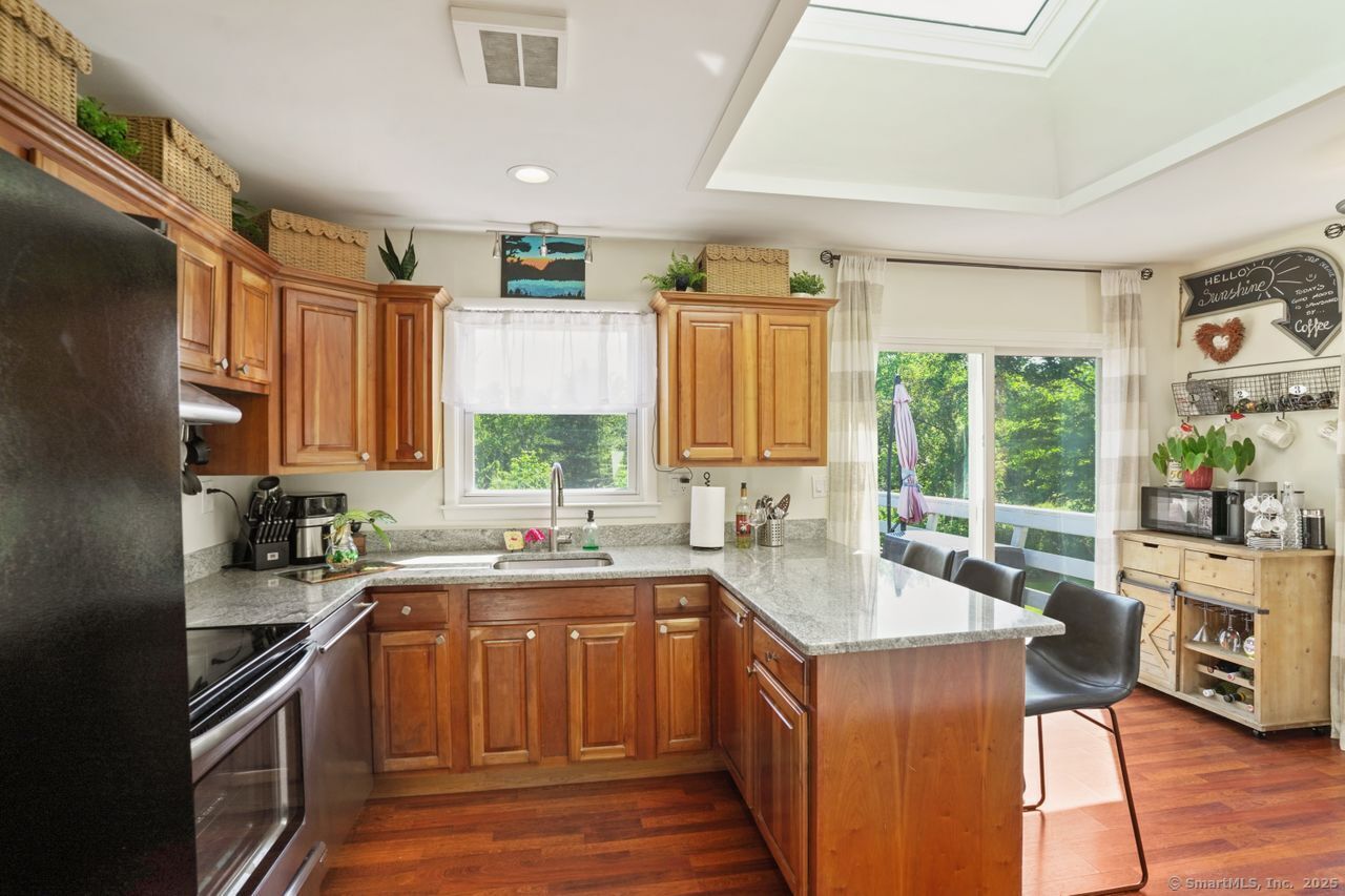 Redding, Connecticut, 06896, United States, 2 Bedrooms Bedrooms, ,1 BathroomBathrooms,Residential,For Sale,1920127