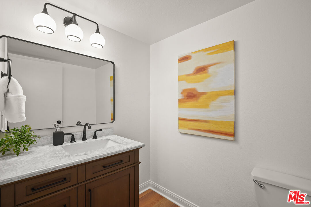Los Angeles, California, 90025, United States, 2 Bedrooms Bedrooms, ,3 BathroomsBathrooms,Residential,For Sale,1940642