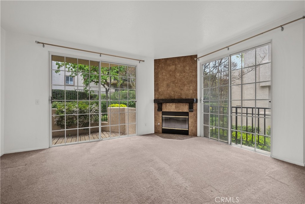 Valencia, California, 91355, United States, 2 Bedrooms Bedrooms, ,2 BathroomsBathrooms,Residential,For Sale,1937123