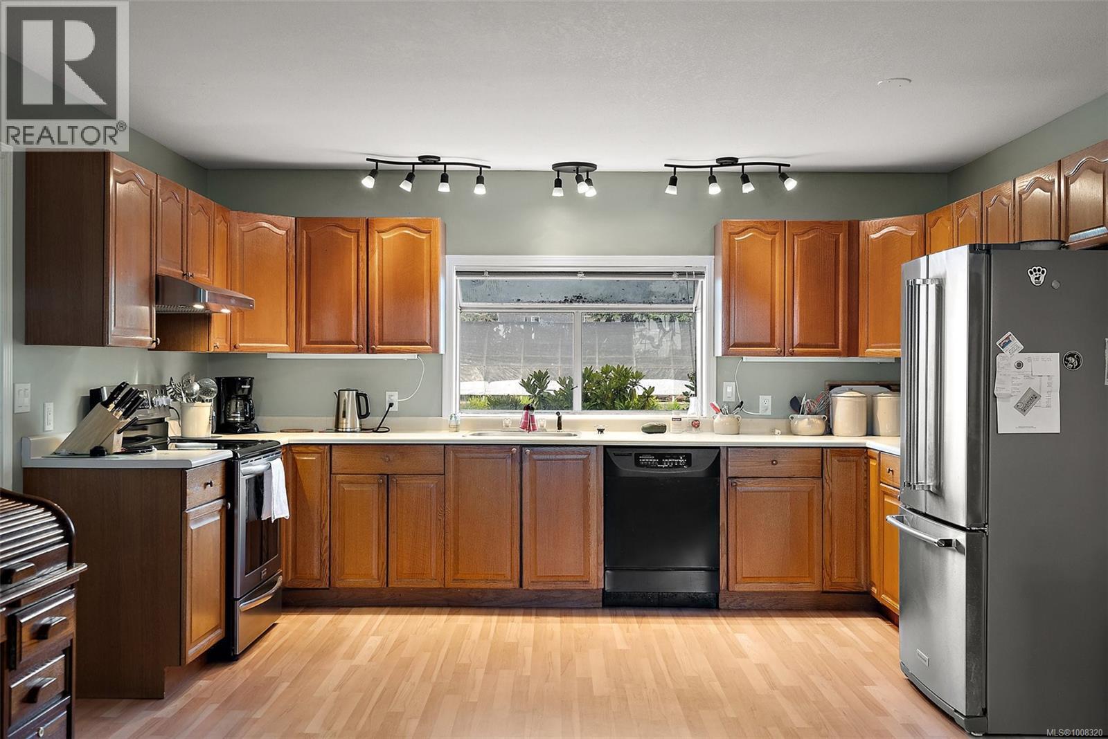 NORTH SAANICH, British Columbia, V8L 5L6, CA, 5 Bedrooms Bedrooms, ,5 BathroomsBathrooms,Residential,For Sale,1903905