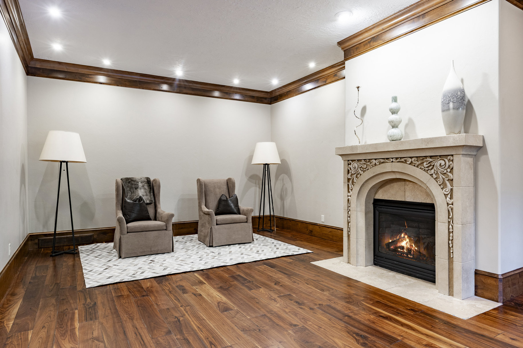  Gated West Jordan 2 Story Estate with 10 Car Garage and Swimming Pool - 物件實景