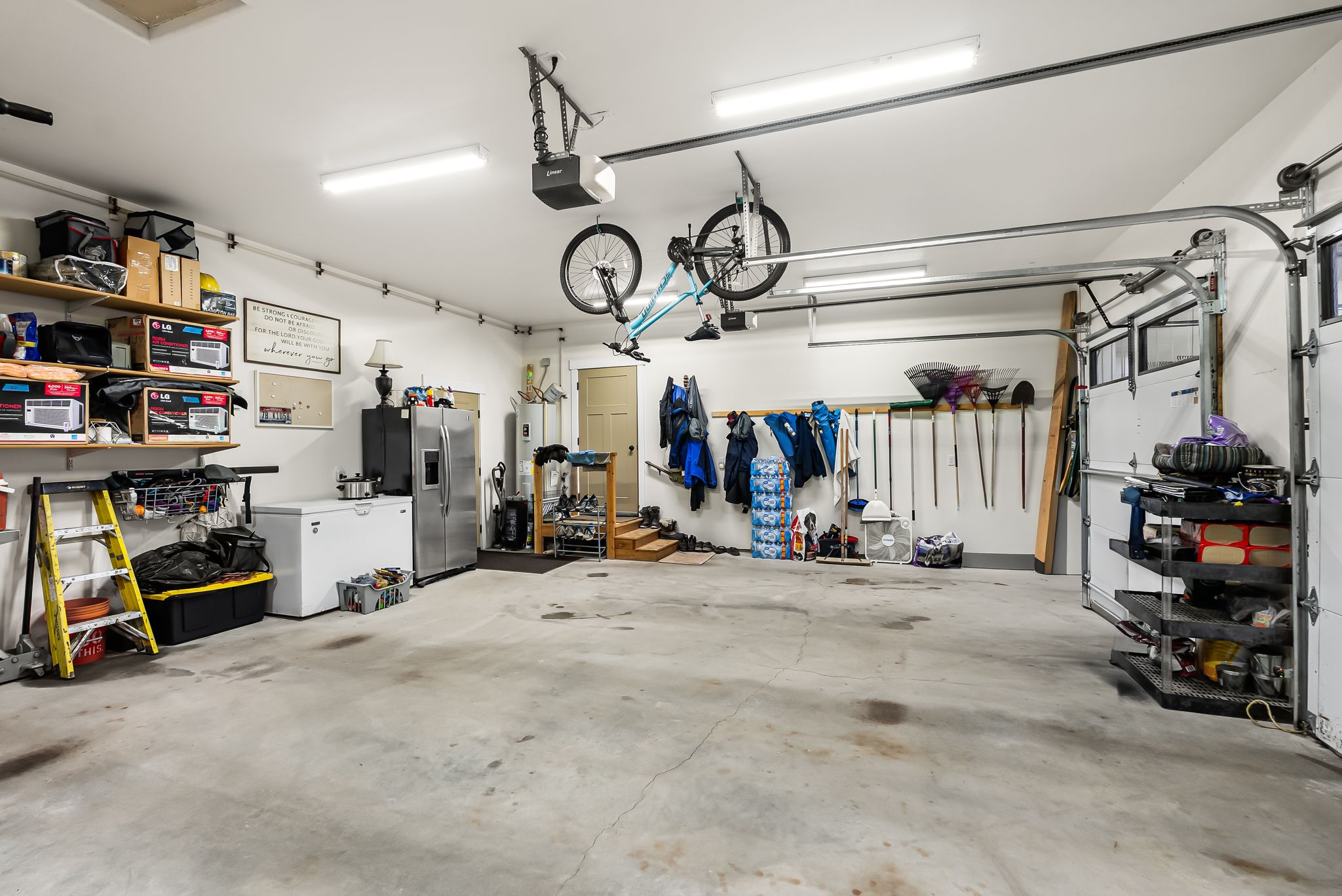 Sandpoint, Idaho, 83864, United States, 2 Bedrooms Bedrooms, ,3 BathroomsBathrooms,Residential,For Sale,1991135