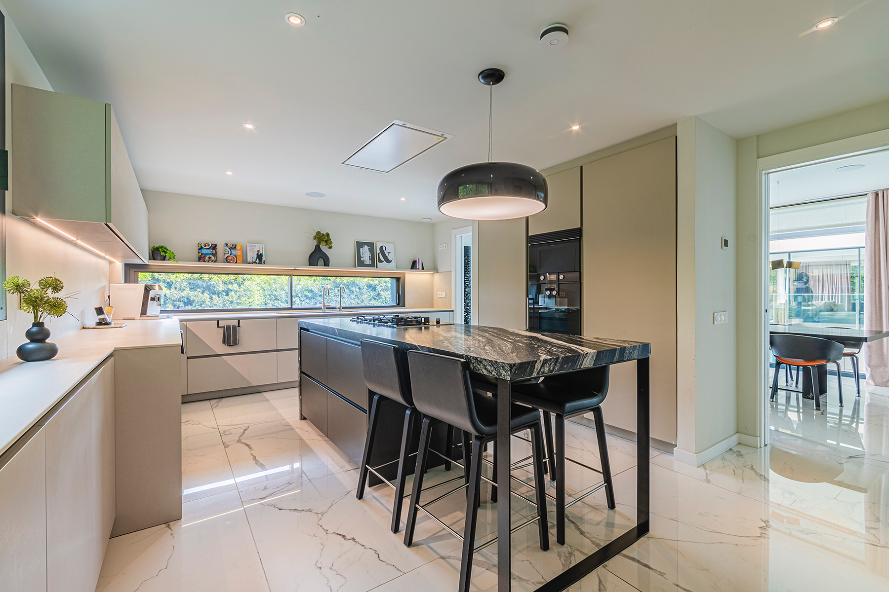  Luxury contemporary villa with pool, garden, and top energy efficiency - 物件實景