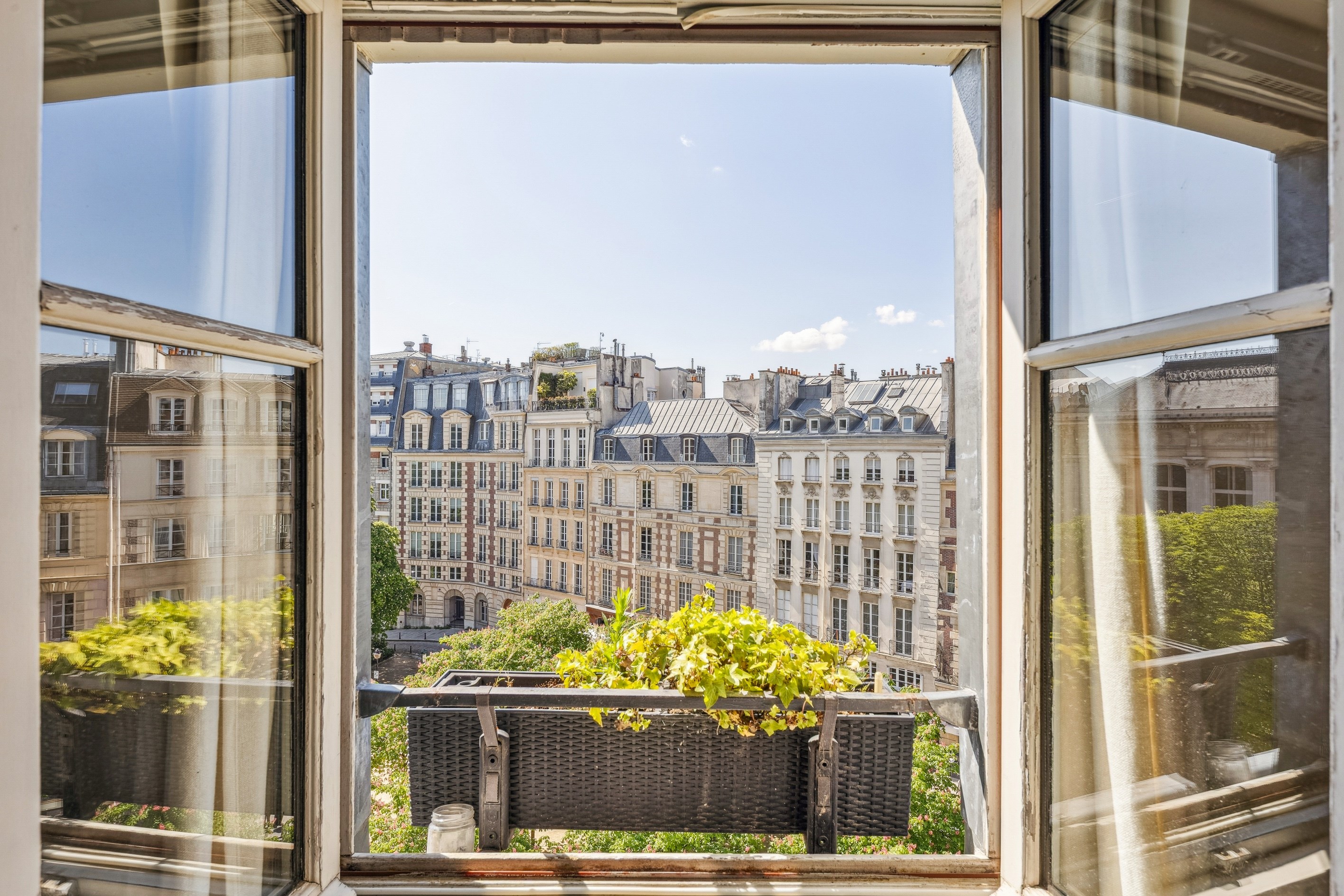  FOR SALE - RARE - Apartment - Place Dauphine - 2 bedrooms - 75001 Paris - 物件實景