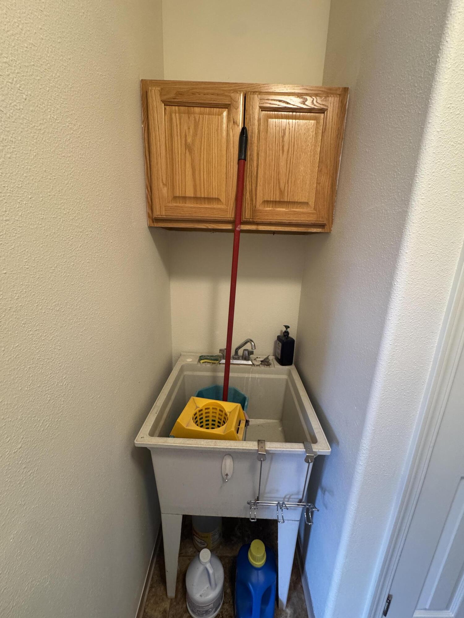 Prineville, Oregon, 97754, United States, 3 Bedrooms Bedrooms, ,2 BathroomsBathrooms,Residential,For Sale,1973827