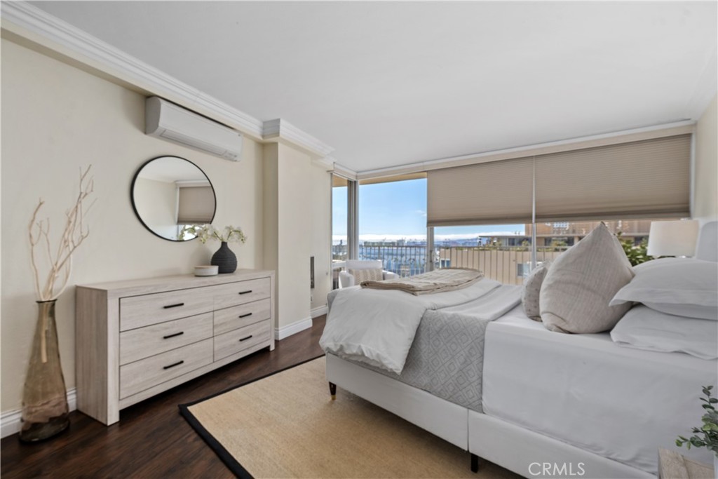 Long Beach, California, 90802, United States, 3 Bedrooms Bedrooms, ,2 BathroomsBathrooms,Residential,For Sale,1989203