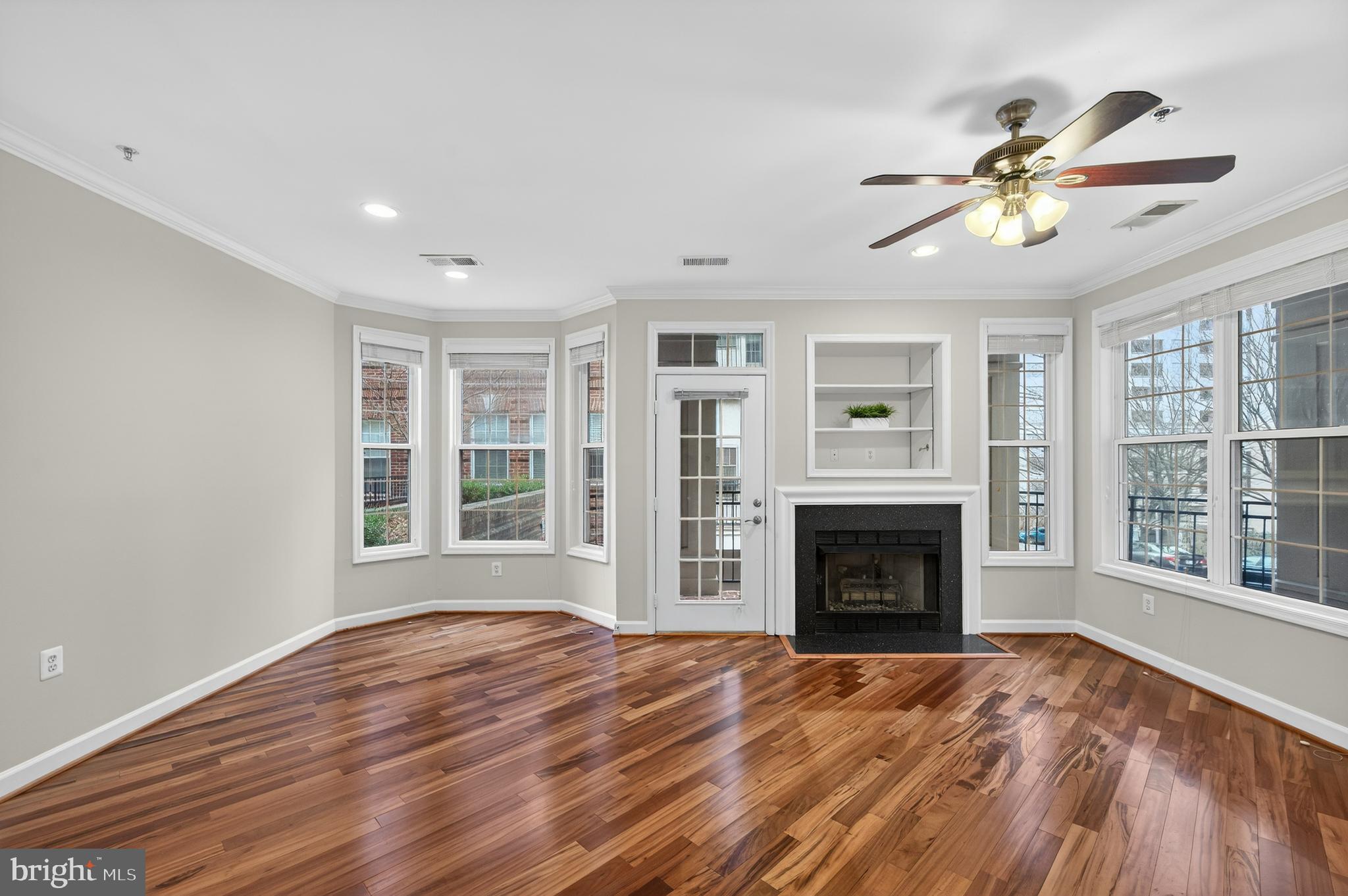 Arlington, Virginia, 22201, United States, 2 Bedrooms Bedrooms, ,2 BathroomsBathrooms,Residential,For Sale,2008587