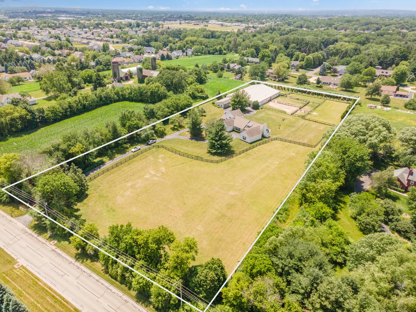 Caledonia, Illinois, 61011, United States, 4 Bedrooms Bedrooms, ,5 BathroomsBathrooms,Residential,For Sale,1984139