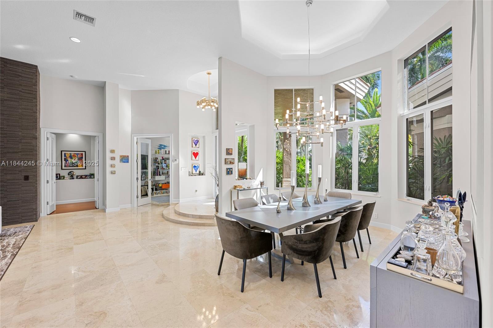 Weston, Florida, 33327, United States, 5 Bedrooms Bedrooms, ,4 BathroomsBathrooms,Residential,For Sale,1901974