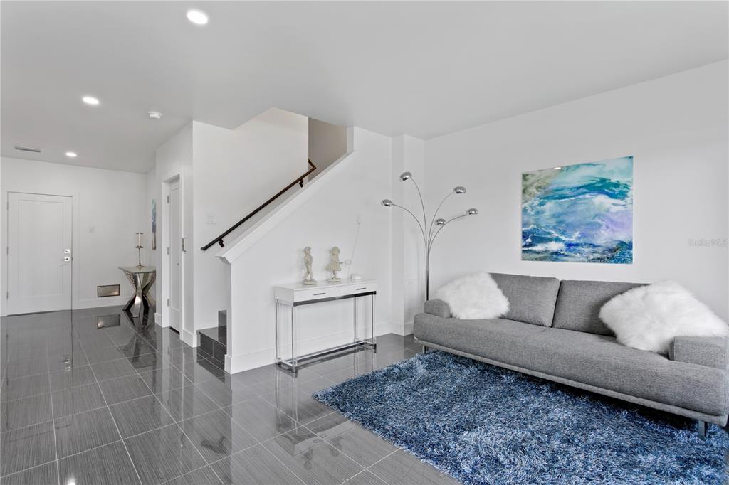 Tampa, Florida, 33606, United States, 4 Bedrooms Bedrooms, ,3 BathroomsBathrooms,Residential,For Sale,1998120