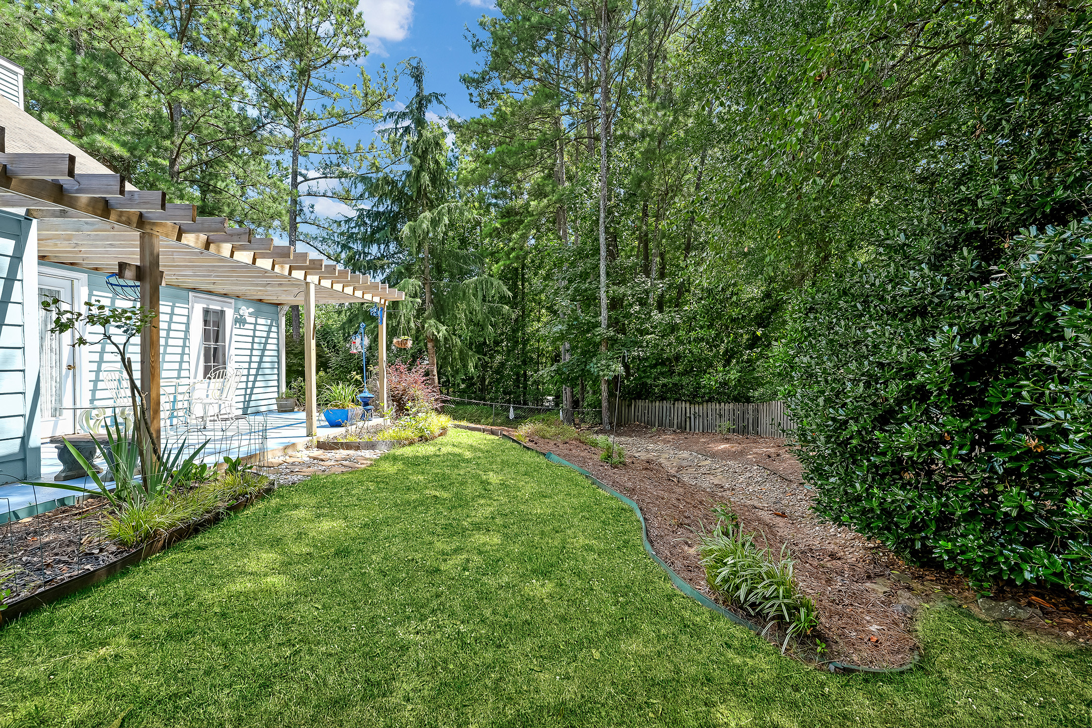  Effortless Living in Charming Alpharetta Home - 物件實景