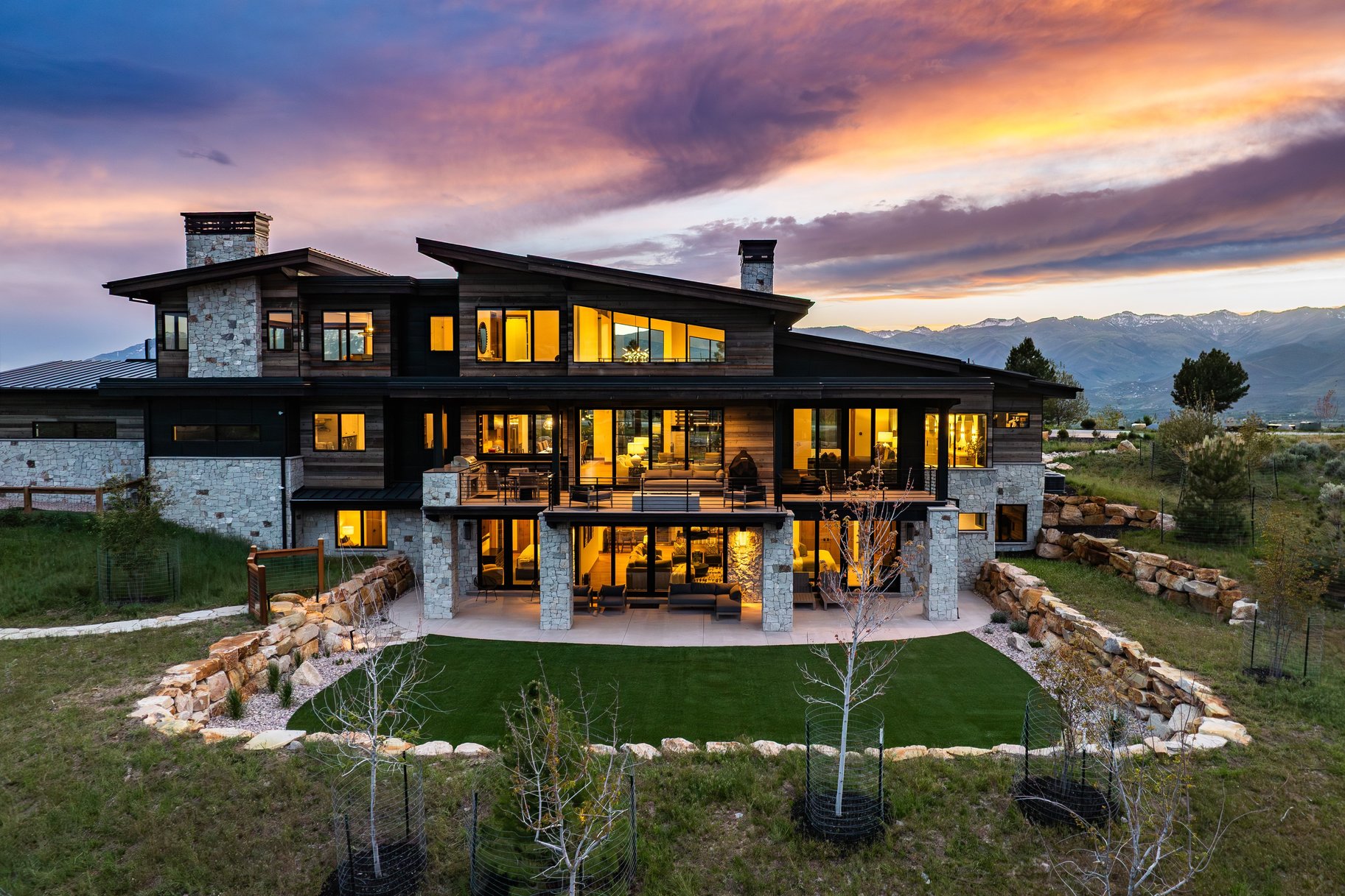  New Mountain Contemporary Home on Rare Double Lot with Timp Views - 物件實景