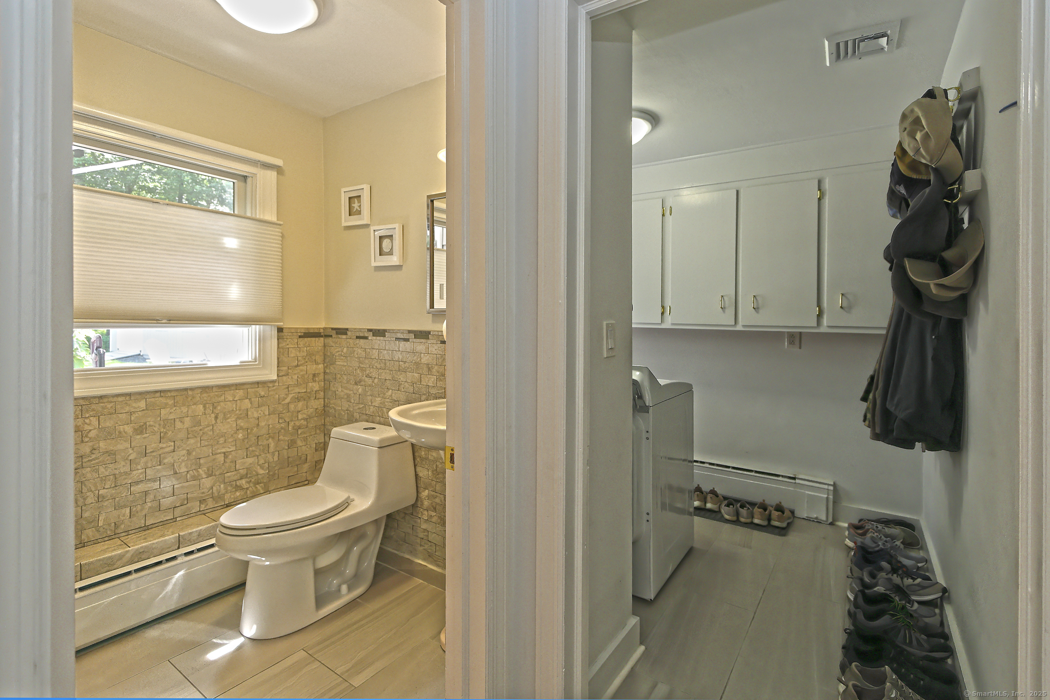 Orange, Connecticut, 06477, United States, 3 Bedrooms Bedrooms, ,3 BathroomsBathrooms,Residential,For Sale,1911286