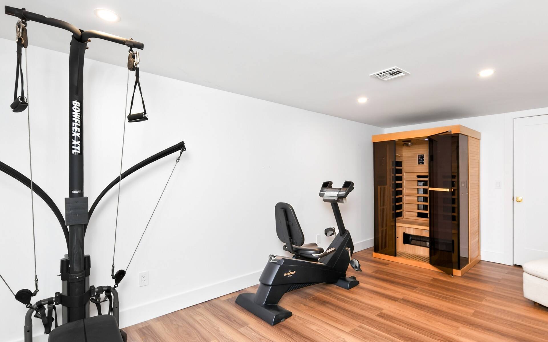  Modern Brand New Renovation - Waterfront community - 物件實景
