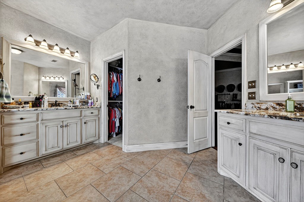 Midland, Texas, 79707, United States, 4 Bedrooms Bedrooms, ,3 BathroomsBathrooms,Residential,For Sale,1983085