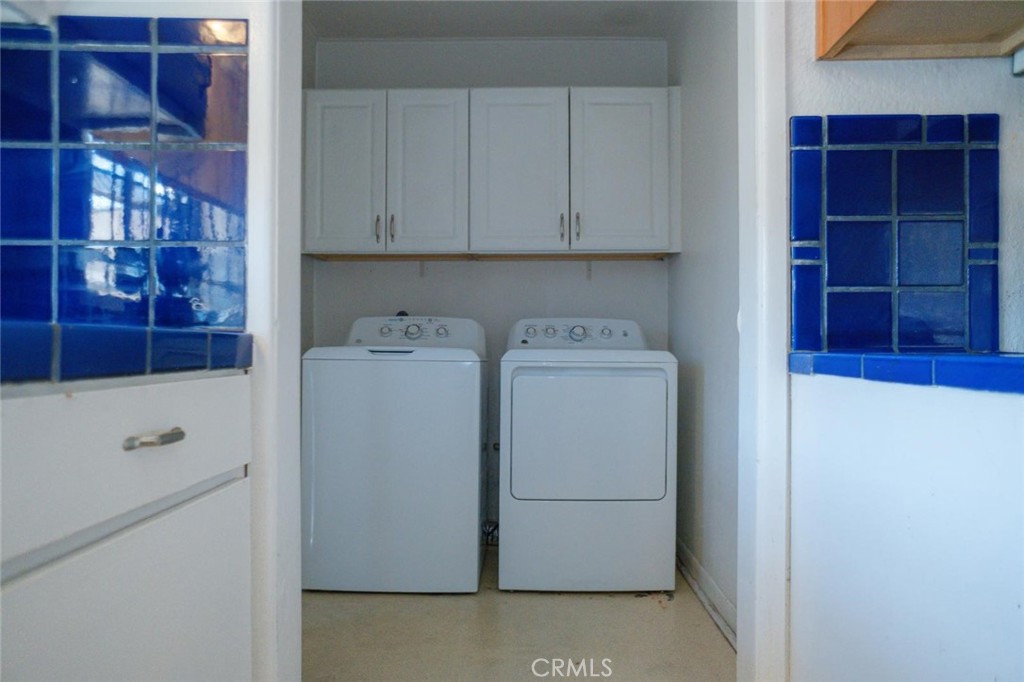 Los Angeles, California, 90043, United States, 2 Bedrooms Bedrooms, ,1 BathroomBathrooms,Residential,For Sale,1905561