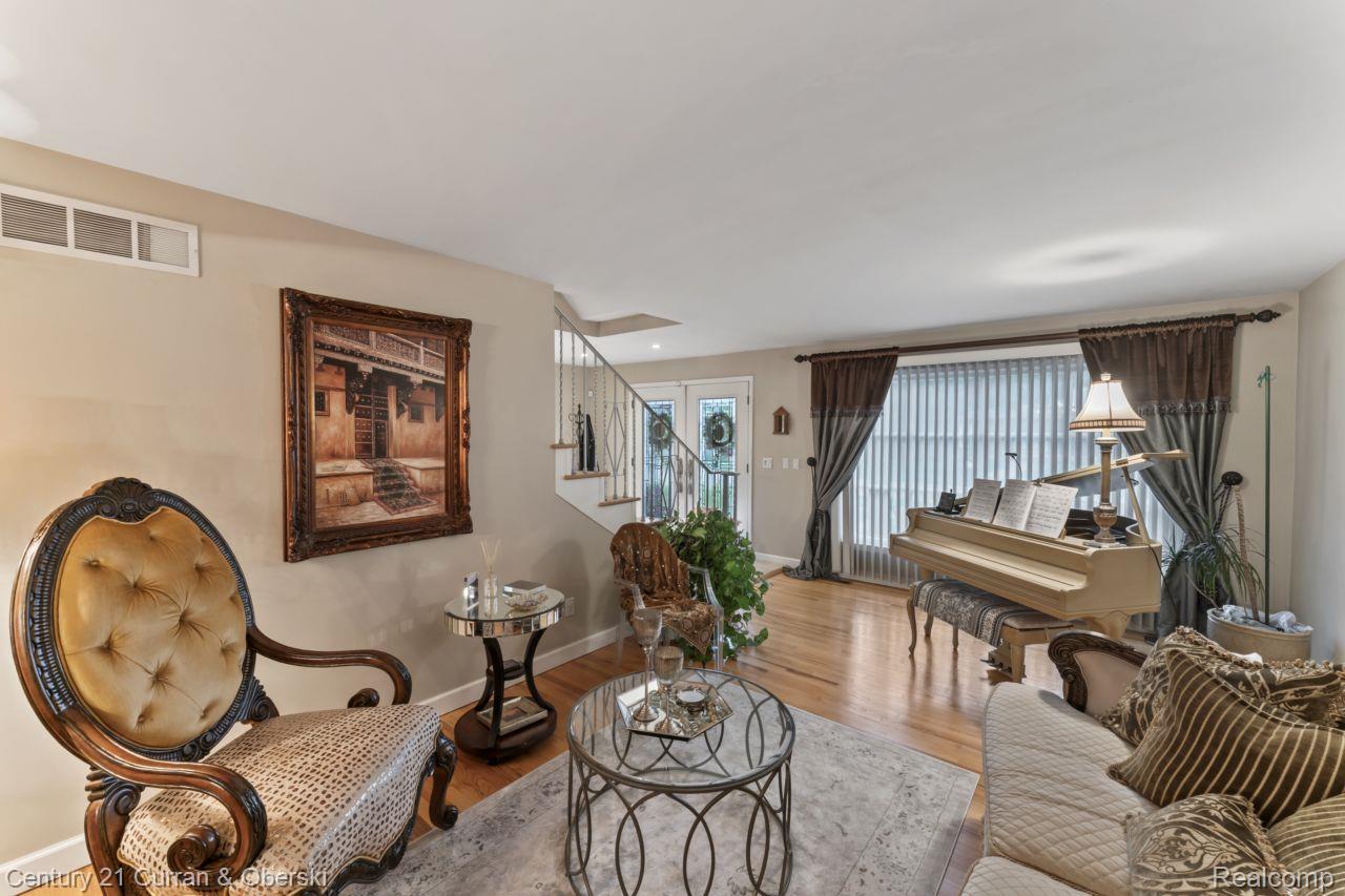 Dearborn Heights, Michigan, 48127, United States, 4 Bedrooms Bedrooms, ,4 BathroomsBathrooms,Residential,For Sale,1905495