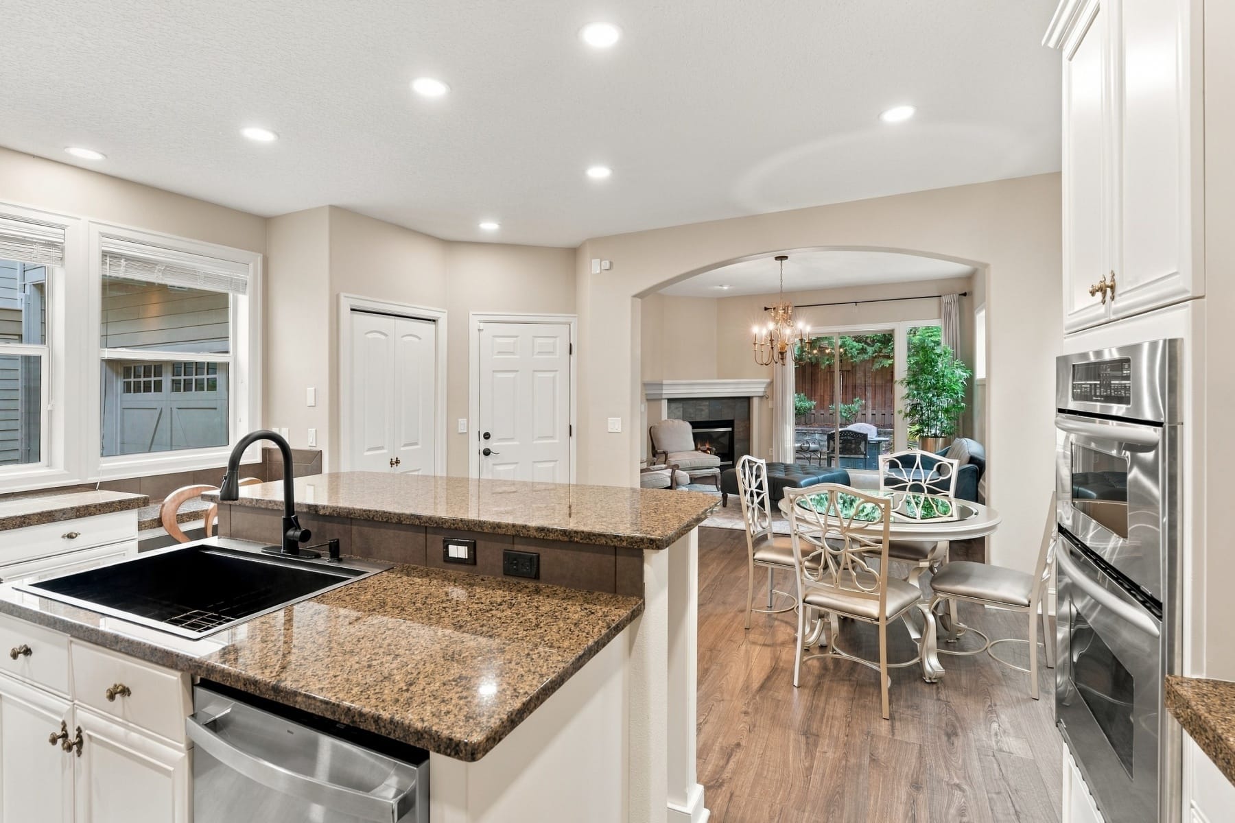  10340 SW HELENIUS ST Tualatin, OR 97062 - 物件實景