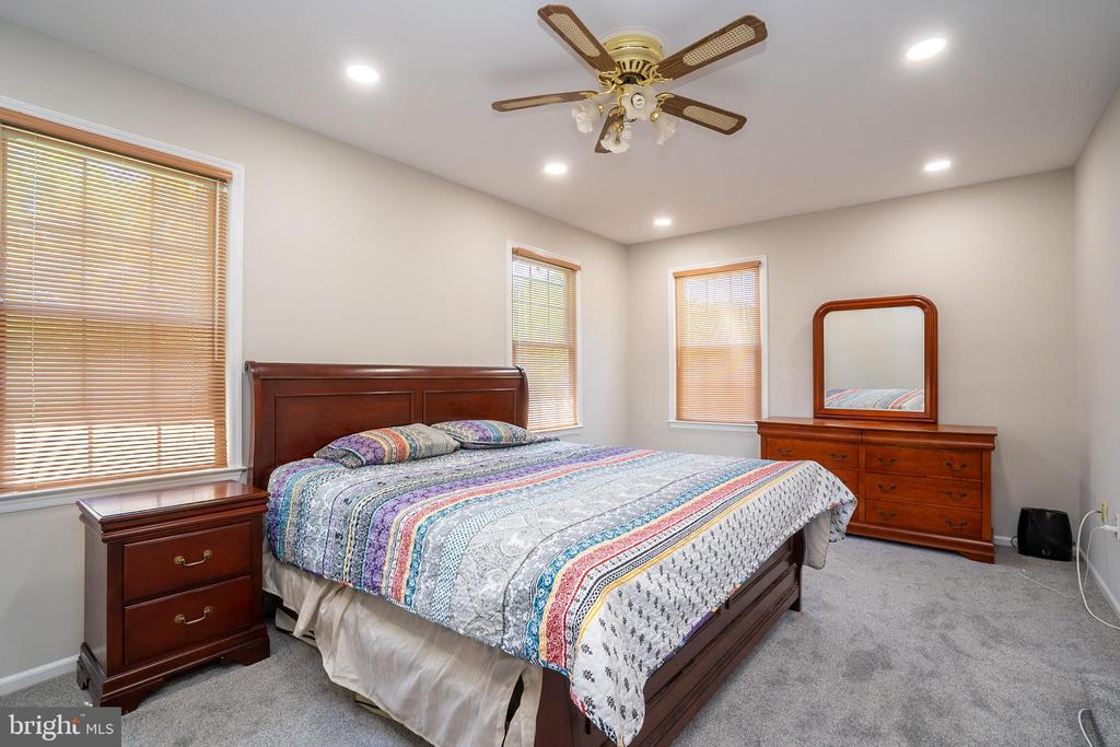 Princeton Junction, New Jersey, 08550, United States, 4 Bedrooms Bedrooms, ,3 BathroomsBathrooms,Residential,For Sale,1943905