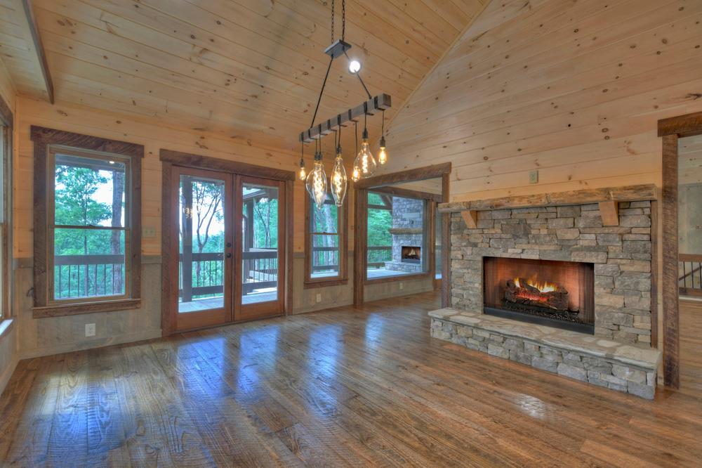 Mineral Bluff, Georgia, 30559, United States, 4 Bedrooms Bedrooms, ,4 BathroomsBathrooms,Residential,For Sale,1871299