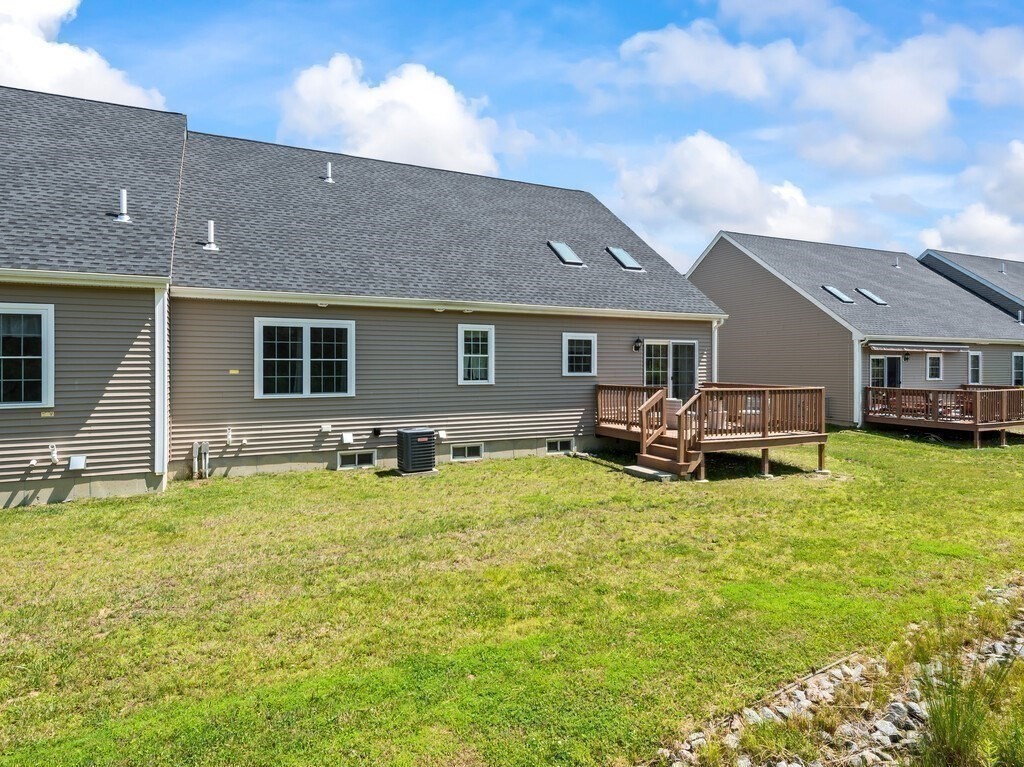 Sutton, Massachusetts, 01590, United States, 2 Bedrooms Bedrooms, ,3 BathroomsBathrooms,Residential,For Sale,1942823