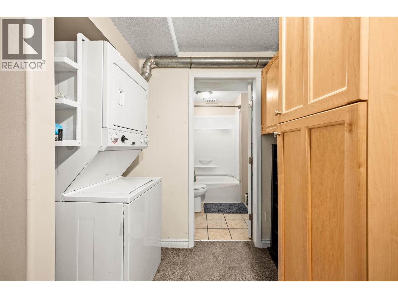 KELOWNA, British Columbia, V1V 1S9, CA, 4 Bedrooms Bedrooms, ,3 BathroomsBathrooms,Residential,For Sale,1895438