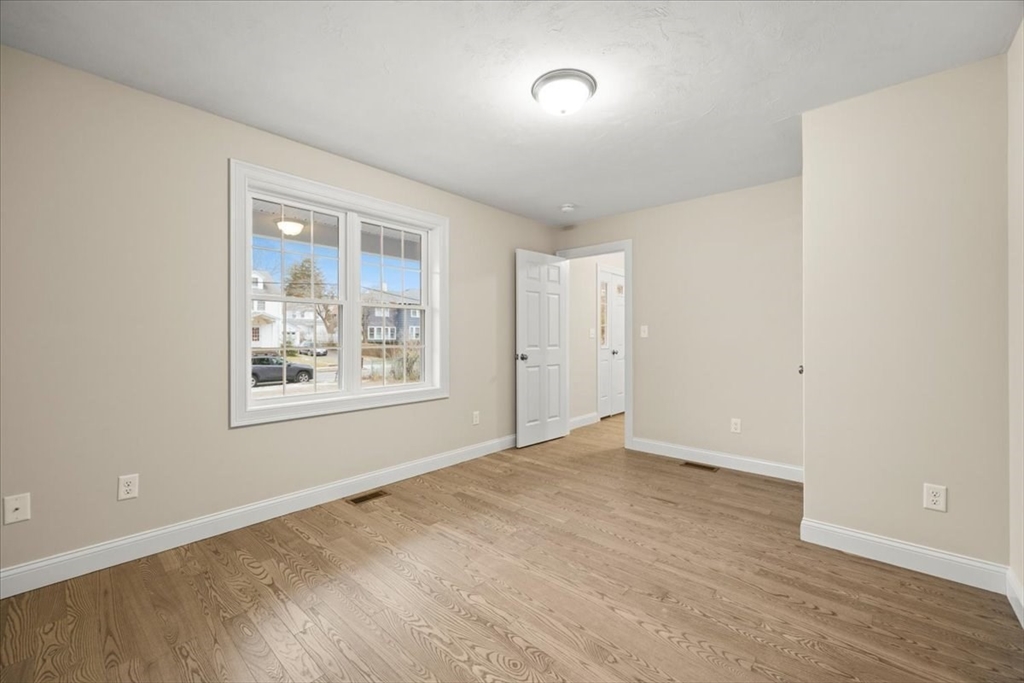 Brockton, Massachusetts, 02301, United States, 4 Bedrooms Bedrooms, ,3 BathroomsBathrooms,Residential,For Sale,1846360