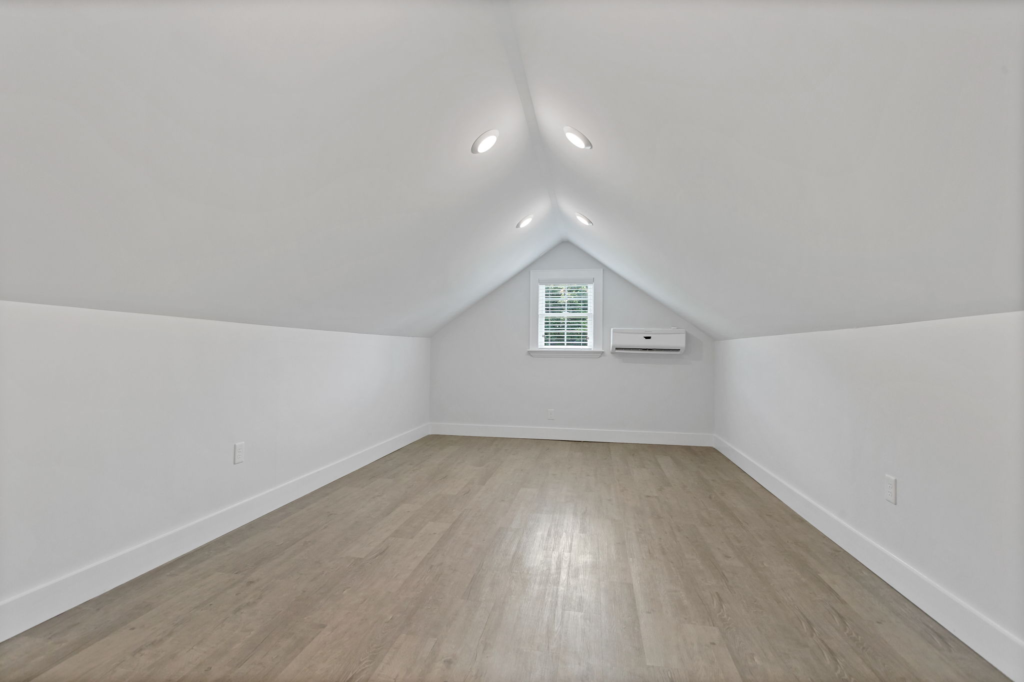  204 Crestwood Drive, Greenville, SC 29609 - 物件實景
