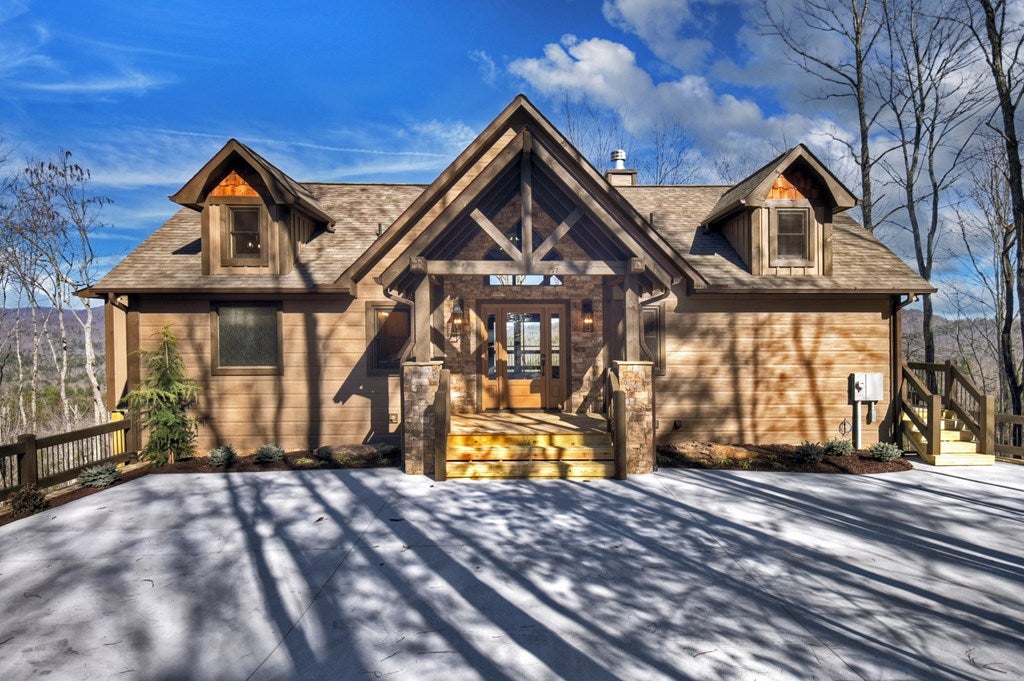 Mineral Bluff, Georgia, 30559, United States, 4 Bedrooms Bedrooms, ,4 BathroomsBathrooms,Residential,For Sale,2010498