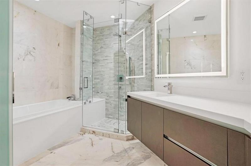 Miami, Florida, 33132, United States, 2 Bedrooms Bedrooms, ,3 BathroomsBathrooms,Residential,For Sale,1691851