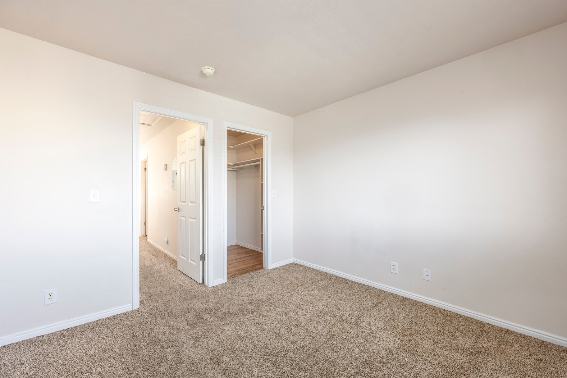  Main-Floor Primary Living with Resort-Style Amenities - 物件實景