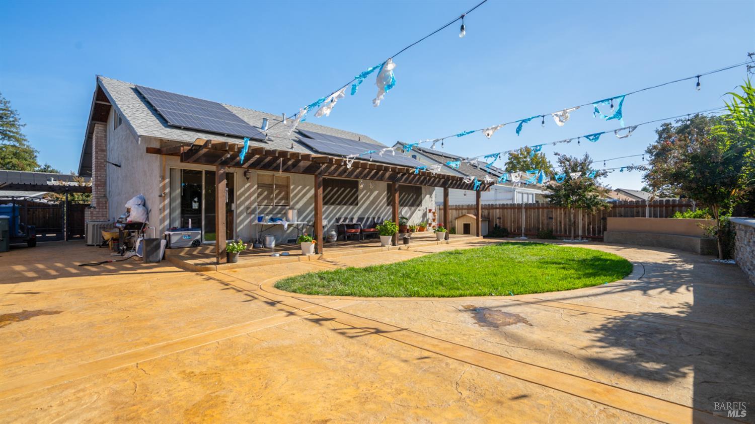 Vacaville, California, 95687, United States, 4 Bedrooms Bedrooms, ,2 BathroomsBathrooms,Residential,For Sale,1971477