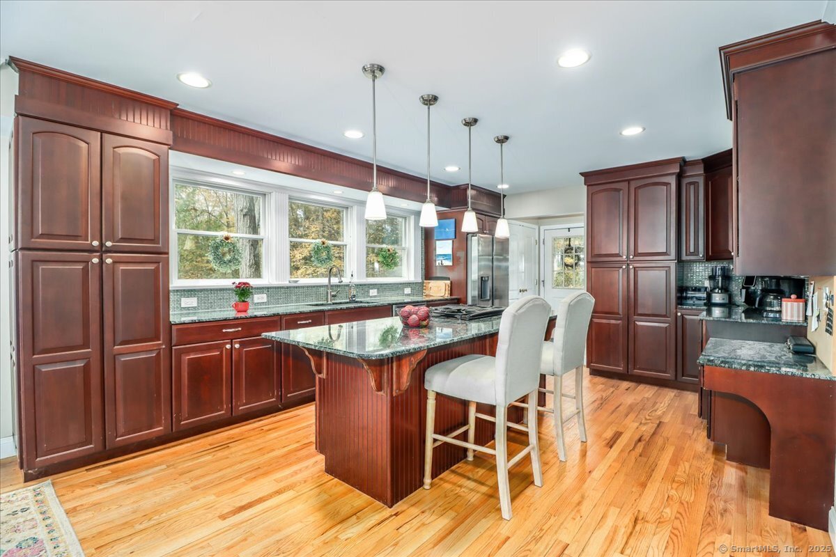 New Milford, Connecticut, 06776, United States, 3 Bedrooms Bedrooms, ,3 BathroomsBathrooms,Residential,For Sale,1971599