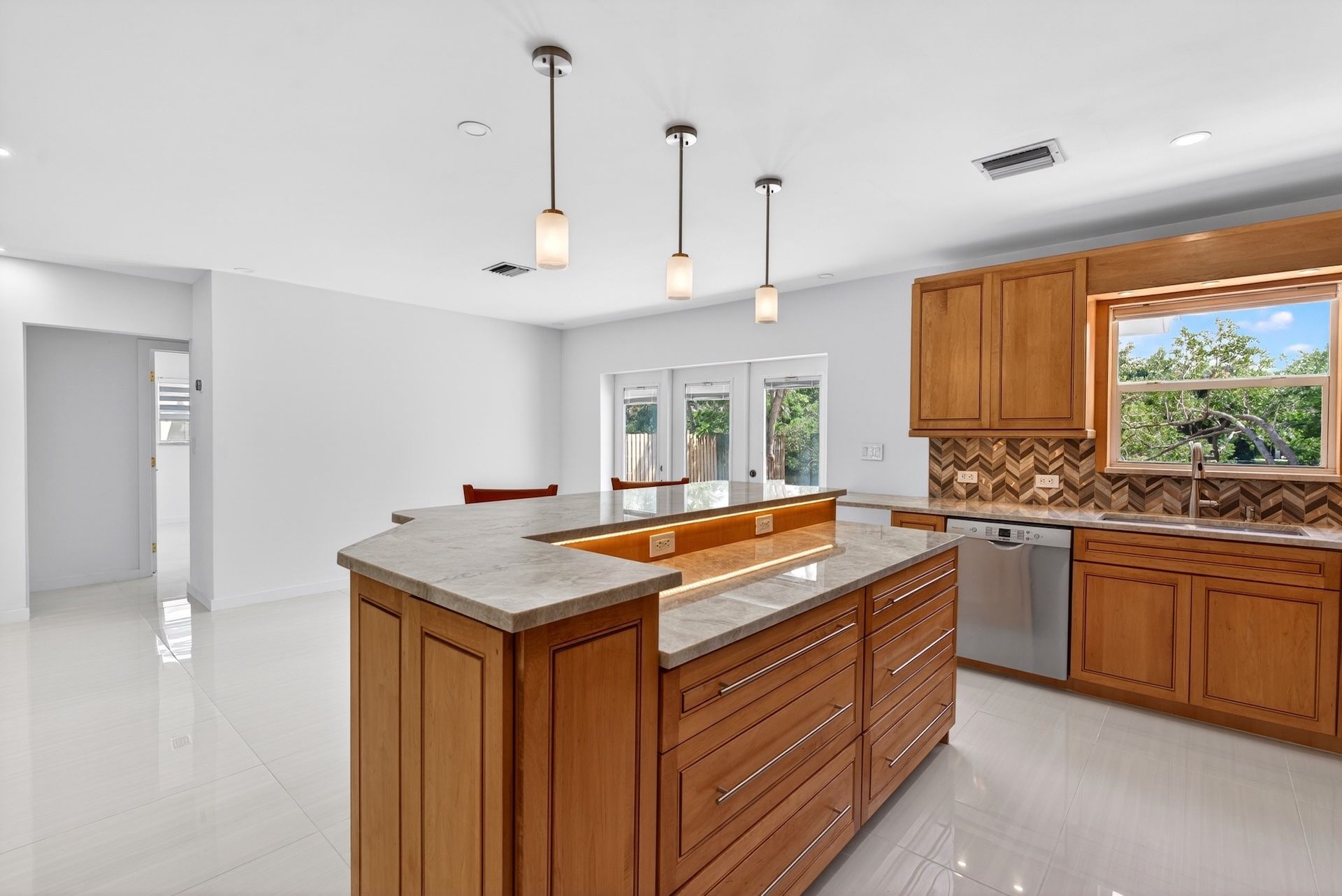  648 NW 30th Court, Wilton Manors, FL, 33311 - 物件實景