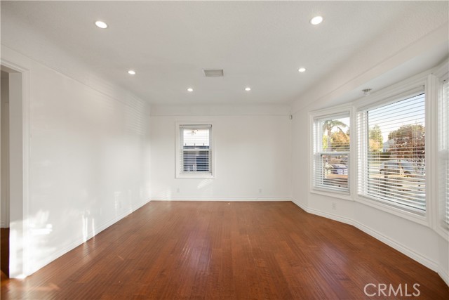 South Gate, California, 90280, United States, 3 Bedrooms Bedrooms, ,2 BathroomsBathrooms,Residential,For Sale,1974979