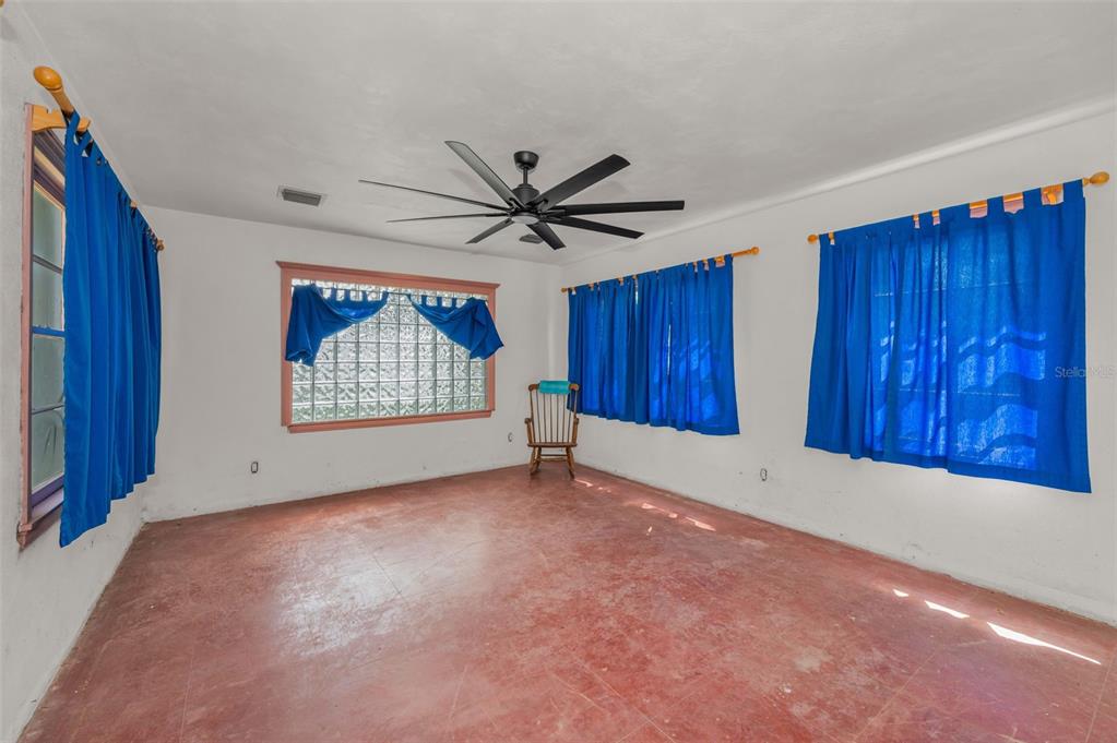 St Petersburg, Florida, 33707, United States, 2 Bedrooms Bedrooms, ,2 BathroomsBathrooms,Residential,For Sale,1926167