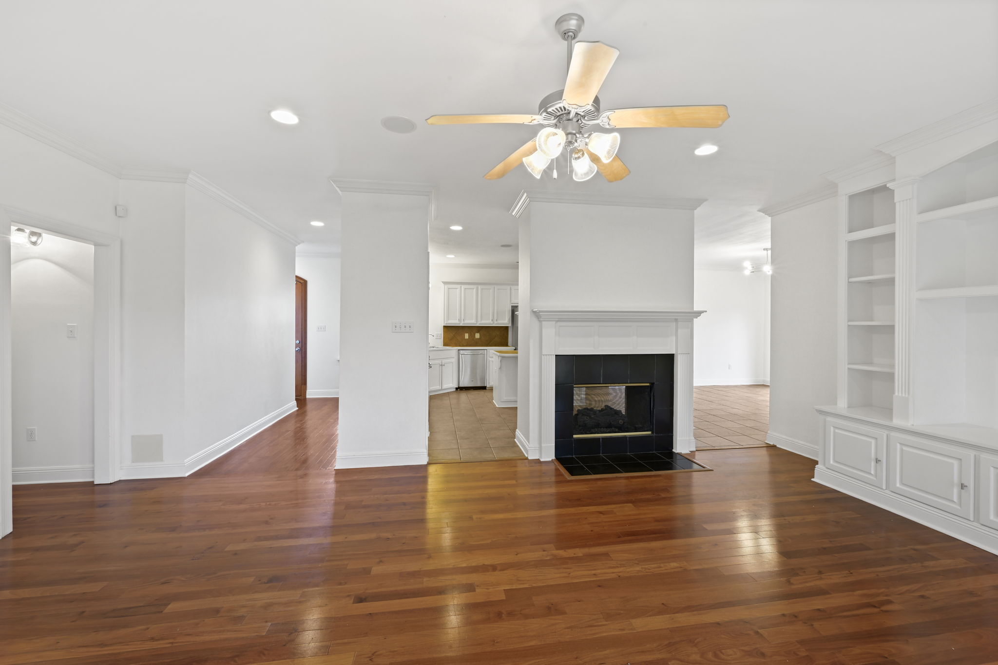 Baton Rouge, Louisiana, 70810, United States, 3 Bedrooms Bedrooms, ,3 BathroomsBathrooms,Residential,For Sale,1989243