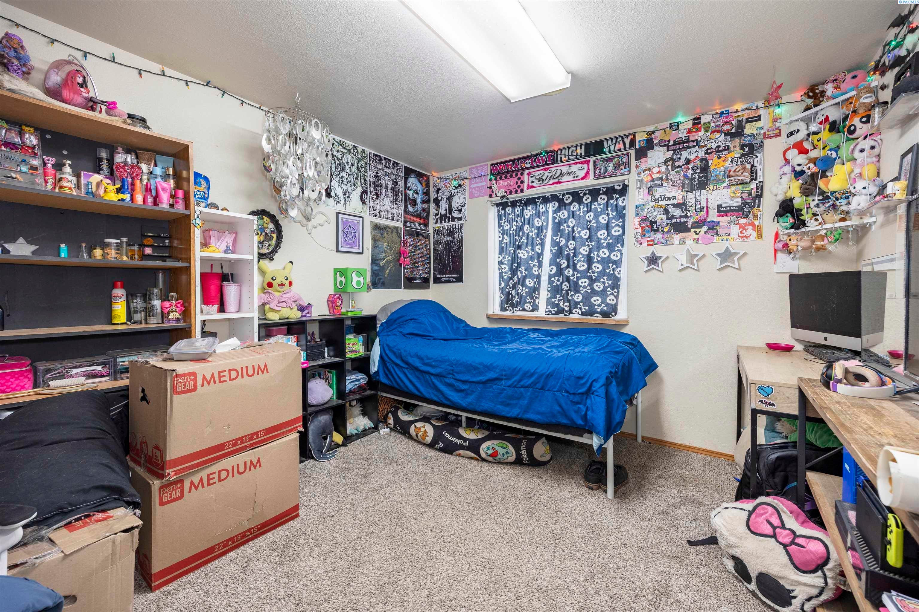 Prosser, Washington, 99350, United States, 3 Bedrooms Bedrooms, ,2 BathroomsBathrooms,Residential,For Sale,1981209